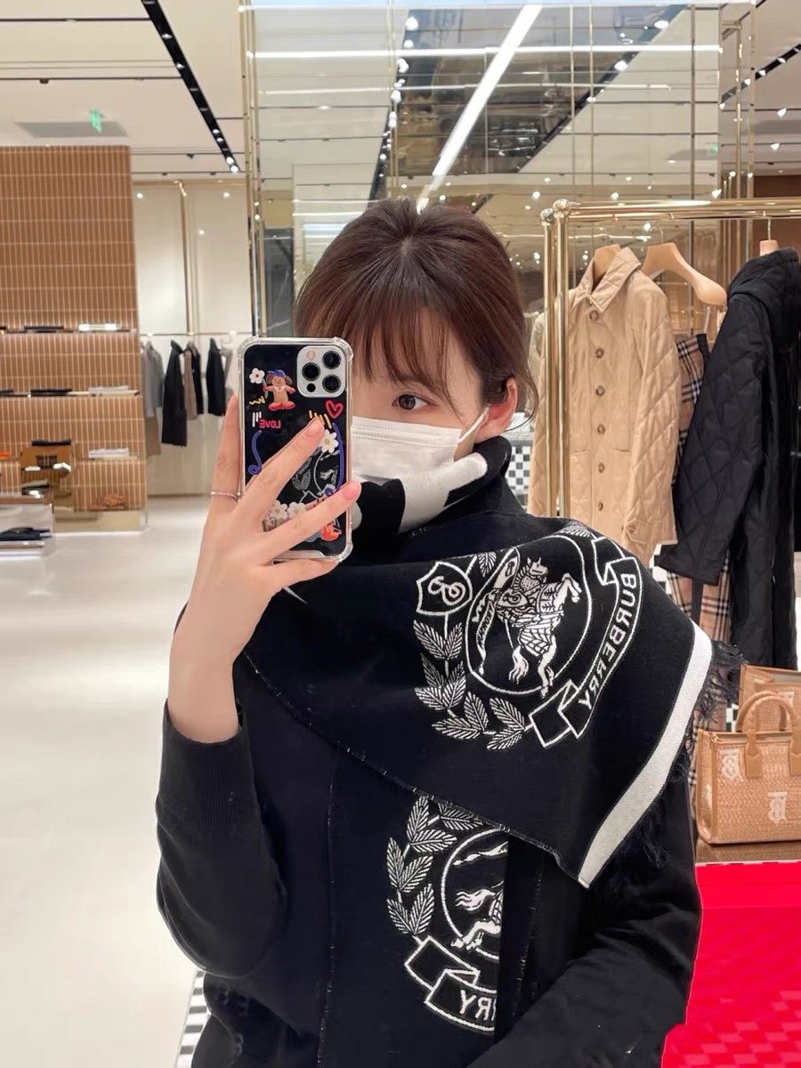 Burberry Black and Ivory Fringed Scarf